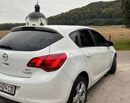 Опель Астра 2010 в Жовкве на Automoto.ua Белый Опель Астра, объемом двигателя 1.7 л и пробегом 180 тыс. км за 6800 $, фото 12 на Automoto.ua