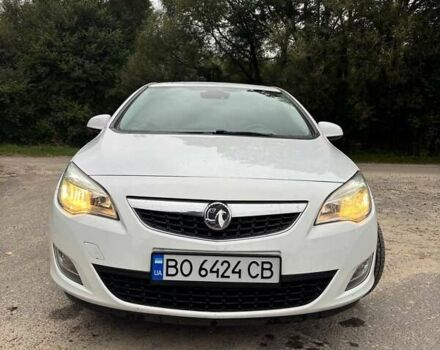 Опель Астра 2010 в Жовкве на Automoto.ua Белый Опель Астра, объемом двигателя 1.7 л и пробегом 180 тыс. км за 6800 $, фото 6 на Automoto.ua