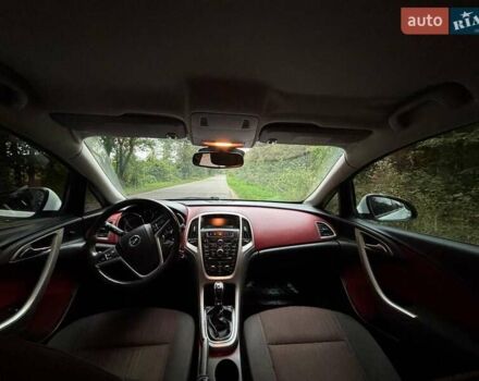 Опель Астра 2010 в Жовкве на Automoto.ua Белый Опель Астра, объемом двигателя 1.7 л и пробегом 180 тыс. км за 6800 $, фото 17 на Automoto.ua