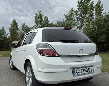 Белый Опель Астра, объемом двигателя 1.7 л и пробегом 204 тыс. км за 5800 $, фото 4 на Automoto.ua