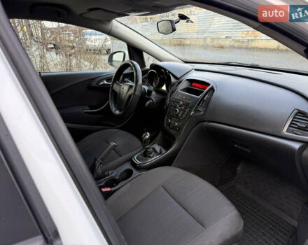 Белый Опель Астра, объемом двигателя 1.4 л и пробегом 234 тыс. км за 4950 $, фото 11 на Automoto.ua