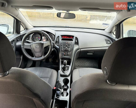 Белый Опель Астра, объемом двигателя 1.4 л и пробегом 234 тыс. км за 4950 $, фото 7 на Automoto.ua