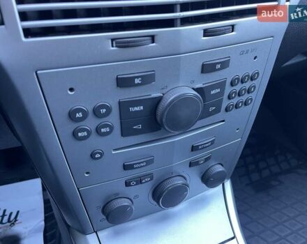 Белый Опель Астра, объемом двигателя 1.6 л и пробегом 182 тыс. км за 6400 $, фото 12 на Automoto.ua