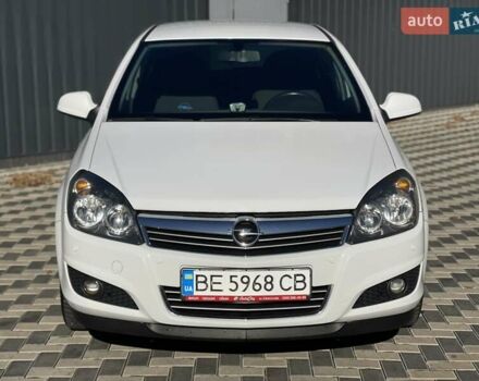 Белый Опель Астра, объемом двигателя 1.6 л и пробегом 182 тыс. км за 6400 $, фото 1 на Automoto.ua