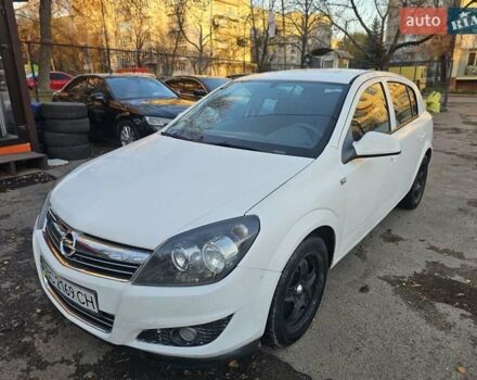 Белый Опель Астра, объемом двигателя 1.6 л и пробегом 240 тыс. км за 3900 $, фото 5 на Automoto.ua