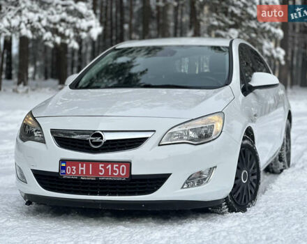Білий Опель Астра, об'ємом двигуна 1.6 л та пробігом 143 тис. км за 8600 $, фото 1 на Automoto.ua