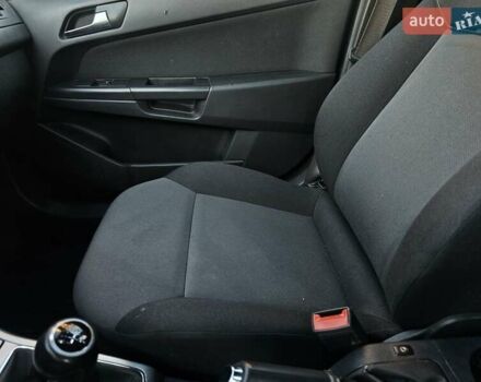 Белый Опель Астра, объемом двигателя 1.6 л и пробегом 240 тыс. км за 3900 $, фото 13 на Automoto.ua