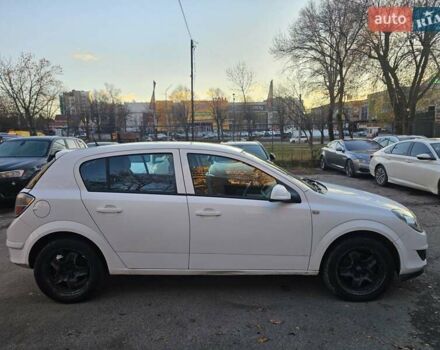 Белый Опель Астра, объемом двигателя 1.6 л и пробегом 240 тыс. км за 3900 $, фото 6 на Automoto.ua
