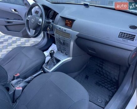 Белый Опель Астра, объемом двигателя 1.6 л и пробегом 182 тыс. км за 6400 $, фото 23 на Automoto.ua