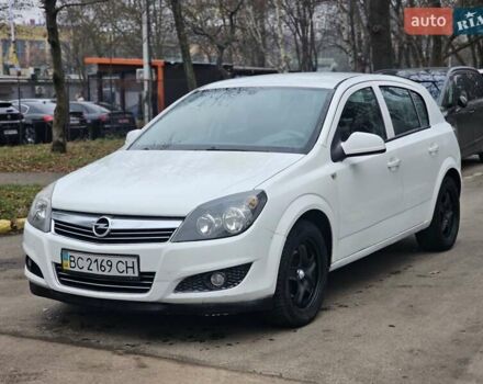 Белый Опель Астра, объемом двигателя 1.6 л и пробегом 242 тыс. км за 3750 $, фото 2 на Automoto.ua