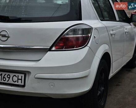 Белый Опель Астра, объемом двигателя 1.6 л и пробегом 242 тыс. км за 3750 $, фото 1 на Automoto.ua