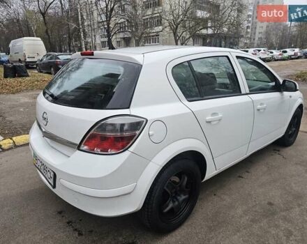 Белый Опель Астра, объемом двигателя 1.6 л и пробегом 242 тыс. км за 3750 $, фото 9 на Automoto.ua