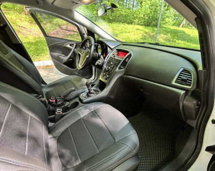 Белый Опель Астра, объемом двигателя 1.96 л и пробегом 276 тыс. км за 6800 $, фото 8 на Automoto.ua