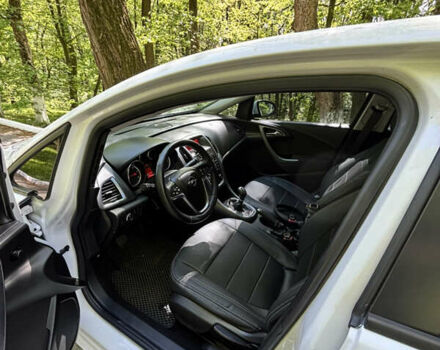 Белый Опель Астра, объемом двигателя 1.96 л и пробегом 276 тыс. км за 6800 $, фото 7 на Automoto.ua