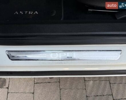 Белый Опель Астра, объемом двигателя 1.7 л и пробегом 219 тыс. км за 8200 $, фото 48 на Automoto.ua
