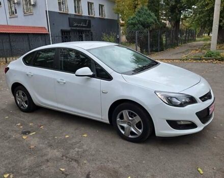 Опель Астра 2017 в Кривом Роге на Automoto.ua Белый Опель Астра, объемом двигателя 1.4 л и пробегом 165 тыс. км за 7700 $, фото 6 на Automoto.ua