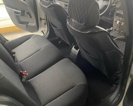 Белый Опель Астра, объемом двигателя 1.7 л и пробегом 330 тыс. км за 3850 $, фото 6 на Automoto.ua