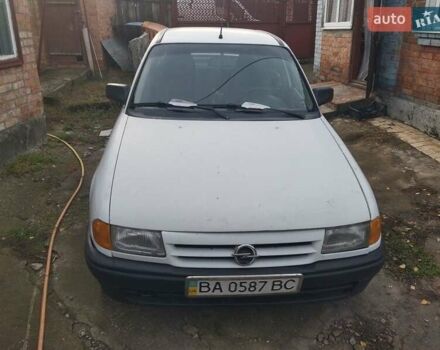 Белый Опель Астра, объемом двигателя 1.4 л и пробегом 250 тыс. км за 1400 $, фото 8 на Automoto.ua