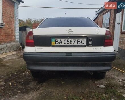 Белый Опель Астра, объемом двигателя 1.4 л и пробегом 250 тыс. км за 1400 $, фото 1 на Automoto.ua