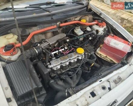 Белый Опель Астра, объемом двигателя 1.4 л и пробегом 250 тыс. км за 1400 $, фото 5 на Automoto.ua