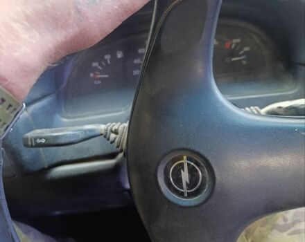 Опель Астра 1998 в Снигиревке на Automoto.ua Белый Опель Астра, объемом двигателя 1.7 л и пробегом 36 тыс. км за 720 $, фото 2 на Automoto.ua