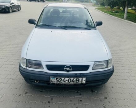 Белый Опель Астра, объемом двигателя 0 л и пробегом 135 тыс. км за 1750 $, фото 1 на Automoto.ua