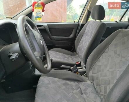 Белый Опель Астра, объемом двигателя 1.6 л и пробегом 226 тыс. км за 2500 $, фото 21 на Automoto.ua