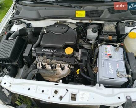 Белый Опель Астра, объемом двигателя 1.6 л и пробегом 226 тыс. км за 2500 $, фото 5 на Automoto.ua