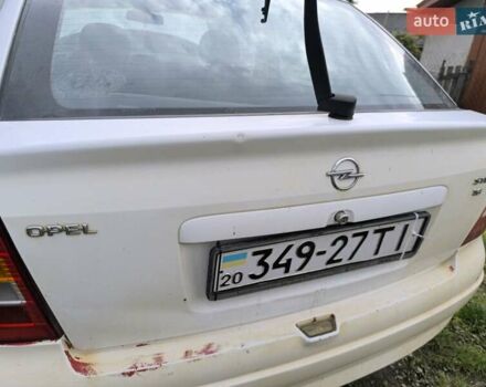 Белый Опель Астра, объемом двигателя 1.6 л и пробегом 226 тыс. км за 2500 $, фото 1 на Automoto.ua