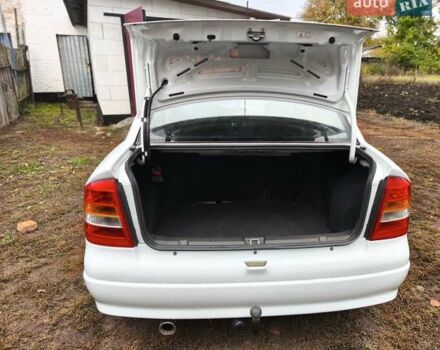 Белый Опель Астра, объемом двигателя 1.4 л и пробегом 248 тыс. км за 5000 $, фото 1 на Automoto.ua