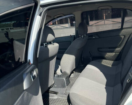 Белый Опель Астра, объемом двигателя 1.6 л и пробегом 222 тыс. км за 4500 $, фото 9 на Automoto.ua