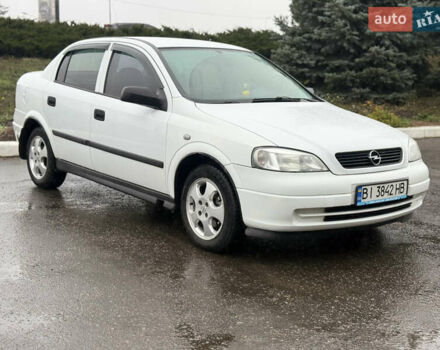 Белый Опель Астра, объемом двигателя 1.6 л и пробегом 218 тыс. км за 4900 $, фото 1 на Automoto.ua