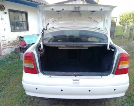 Белый Опель Астра, объемом двигателя 1.4 л и пробегом 370 тыс. км за 3484 $, фото 4 на Automoto.ua