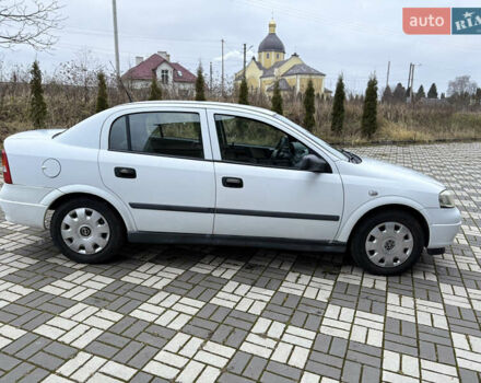Белый Опель Астра, объемом двигателя 1.6 л и пробегом 280 тыс. км за 2999 $, фото 4 на Automoto.ua