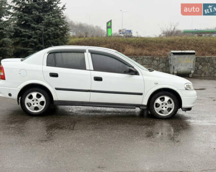 Белый Опель Астра, объемом двигателя 1.6 л и пробегом 218 тыс. км за 4900 $, фото 2 на Automoto.ua