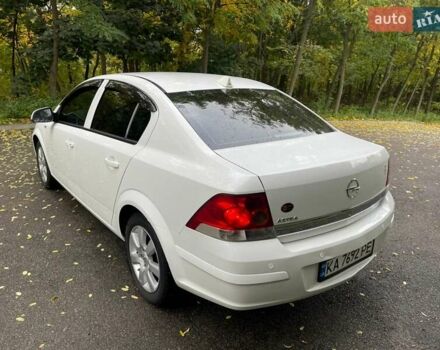 Белый Опель Астра, объемом двигателя 1.6 л и пробегом 218 тыс. км за 5750 $, фото 1 на Automoto.ua