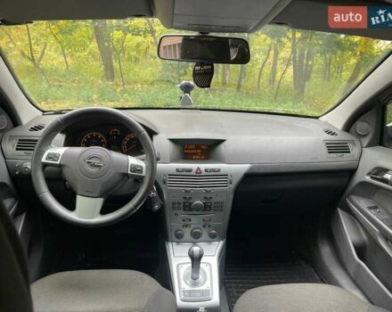 Белый Опель Астра, объемом двигателя 1.6 л и пробегом 218 тыс. км за 5750 $, фото 4 на Automoto.ua