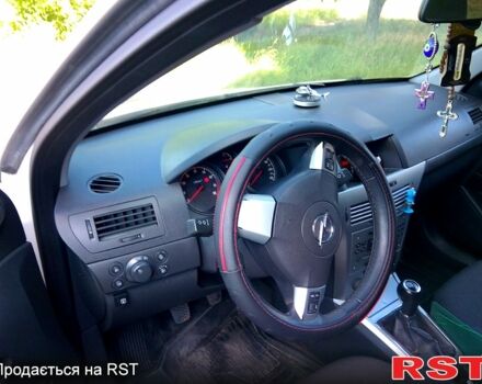 Белый Опель Астра, объемом двигателя 1.6 л и пробегом 255 тыс. км за 5400 $, фото 3 на Automoto.ua