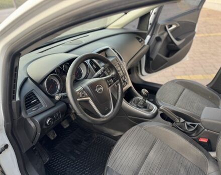 Белый Опель Астра, объемом двигателя 1.4 л и пробегом 230 тыс. км за 177 $, фото 5 на Automoto.ua