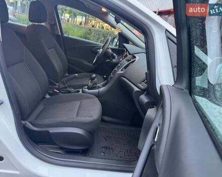 Опель Астра 2020 в Киеве на Automoto.ua Белый Опель Астра, объемом двигателя 1.36 л и пробегом 73 тыс. км за 13490 $, фото 10 на Automoto.ua