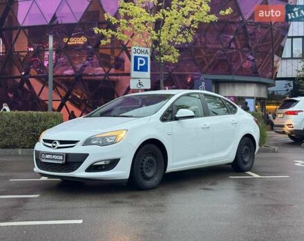 Опель Астра 2020 в Киеве на Automoto.ua Белый Опель Астра, объемом двигателя 1.36 л и пробегом 73 тыс. км за 13490 $, фото 2 на Automoto.ua