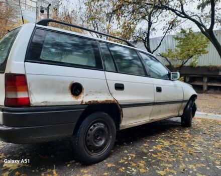 Белый Опель Астра, объемом двигателя 1.8 л и пробегом 243 тыс. км за 500 $, фото 7 на Automoto.ua