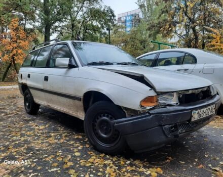 Белый Опель Астра, объемом двигателя 1.8 л и пробегом 243 тыс. км за 500 $, фото 4 на Automoto.ua