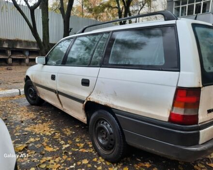 Белый Опель Астра, объемом двигателя 1.8 л и пробегом 243 тыс. км за 500 $, фото 5 на Automoto.ua