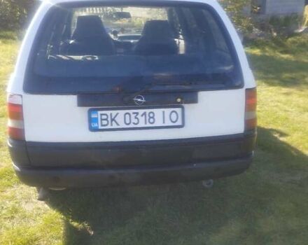 Білий Опель Астра, об'ємом двигуна 1.6 л та пробігом 280 тис. км за 1500 $, фото 3 на Automoto.ua