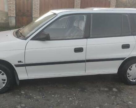 Белый Опель Астра, объемом двигателя 1.36 л и пробегом 230 тыс. км за 2700 $, фото 6 на Automoto.ua