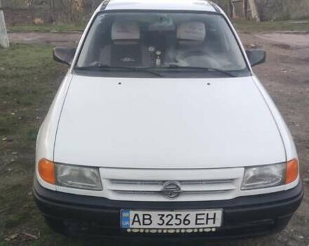 Белый Опель Астра, объемом двигателя 1.36 л и пробегом 230 тыс. км за 2700 $, фото 3 на Automoto.ua