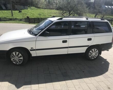 Білий Опель Астра, об'ємом двигуна 1.4 л та пробігом 372 тис. км за 1600 $, фото 4 на Automoto.ua