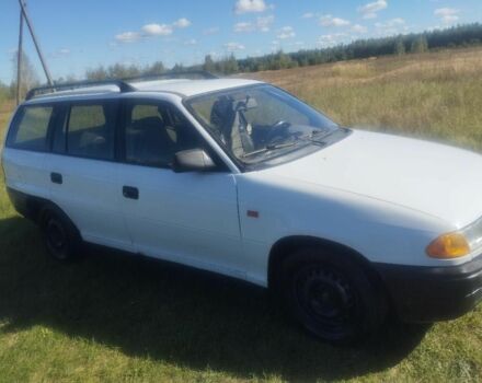 Белый Опель Астра, объемом двигателя 1.6 л и пробегом 280 тыс. км за 1500 $, фото 5 на Automoto.ua