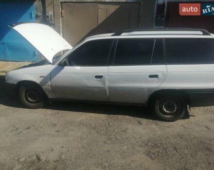 Белый Опель Астра, объемом двигателя 1.39 л и пробегом 300 тыс. км за 1400 $, фото 2 на Automoto.ua